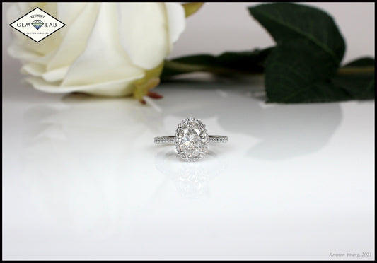 Engagement Rings with Oval Diamonds