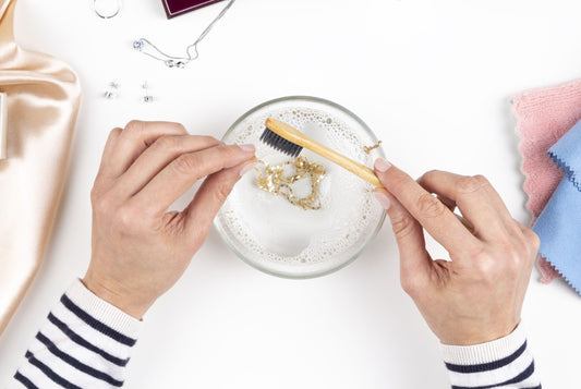 How to Clean Jewelry